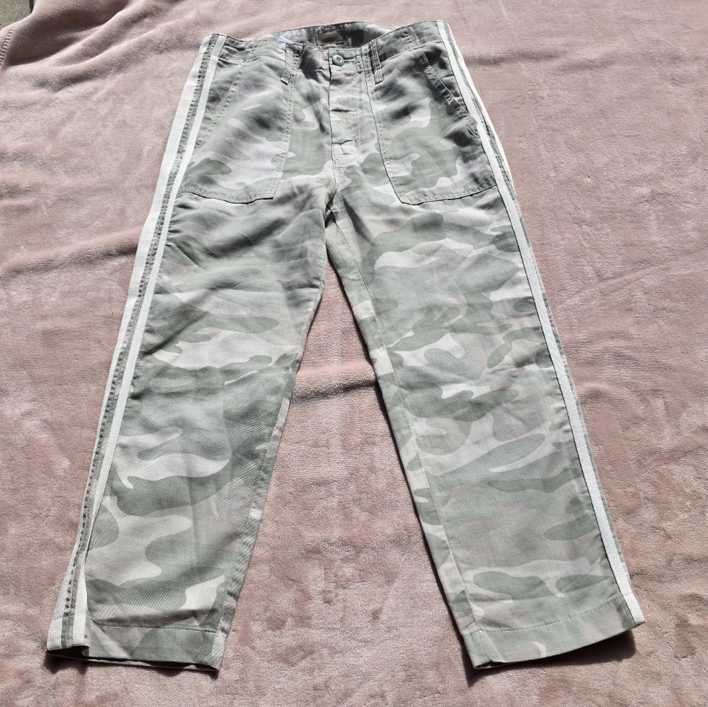 MOTHER Camouflage Ankle Cropped Pants in Green & White